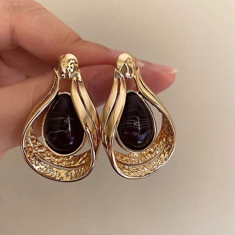 Timeless Retro Baroque Fashion Drop Earrings for Statement Style Gold