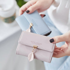 Ultra - Thin Leaf Clutch: Korean Multi - Card Business Holder Light Blue