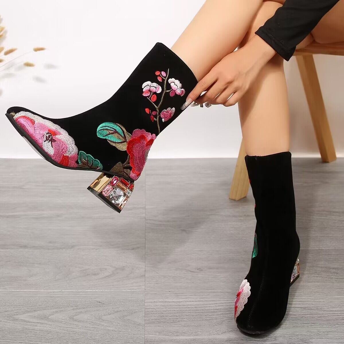Vintage Embroidery Autumn And Winter Women's Boots Black