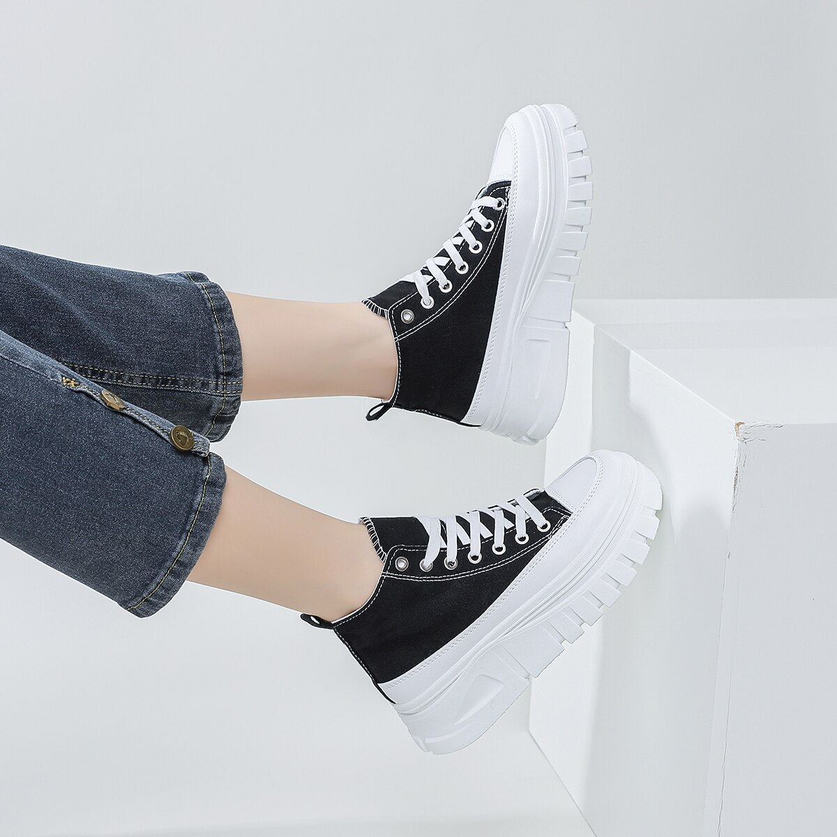 Women Lace - Up Front High Top chunky Platform sneakers Canvas Shoes Black