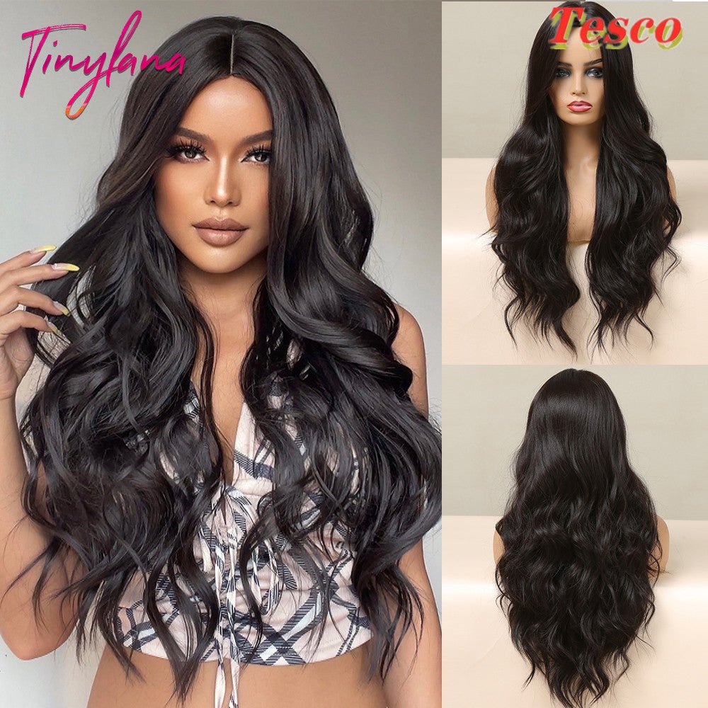 Women Wear Wavy Wigs Style E