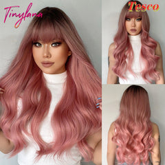 Women Wear Wavy Wigs Style D