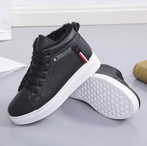 Women With Plush Snow Boots And Short Sleeves Black