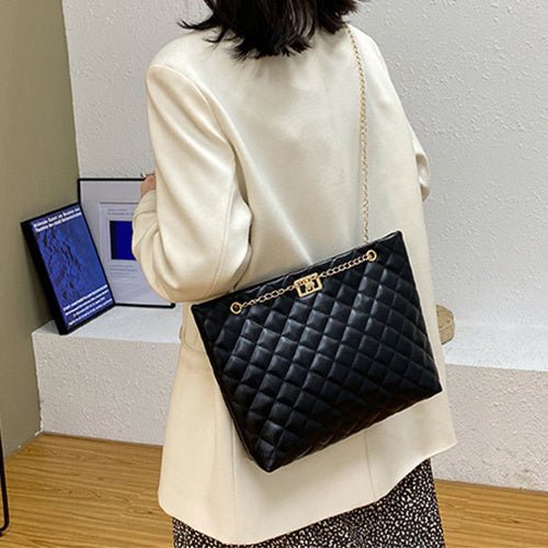 Women's Lingge Clutch Shoulder Bag with Small Chain Handle Black
