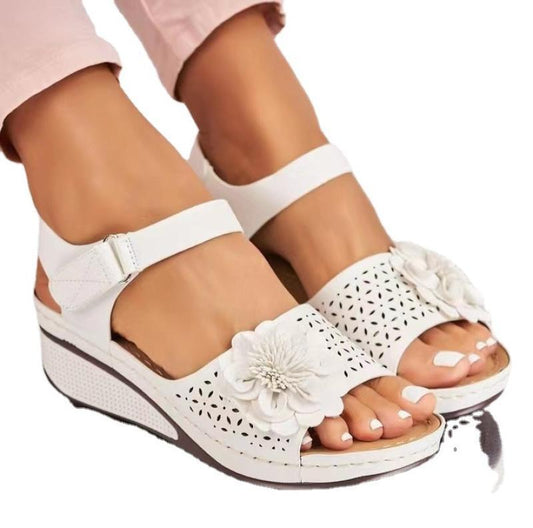 Women's Summer Easy Wear Flower Platform Wedge Festival Sandals Beige