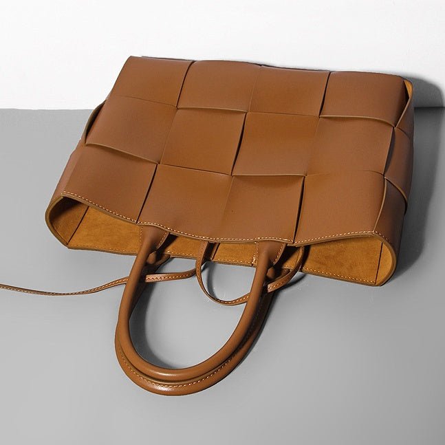 Woven Cowhide Checkered Handbag for Stylish Shoulder Carry Black